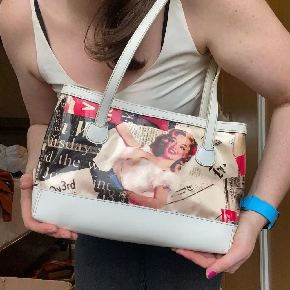 VTG Y2K Marilyn Monroe Magazine Print Vinyl Shoulder Bag – Retro Pop Art Glam